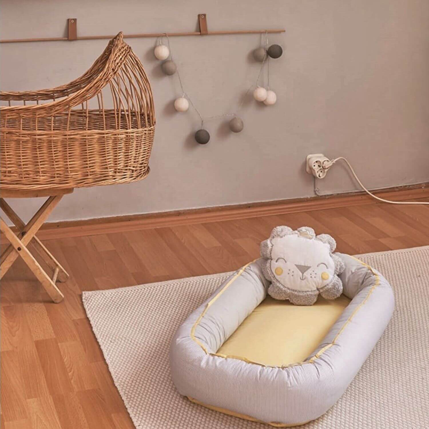 Baby Nest Bed with Pillow – Omilion